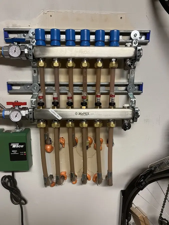 Plumber performing Leak Detection at a residential property in Aiea